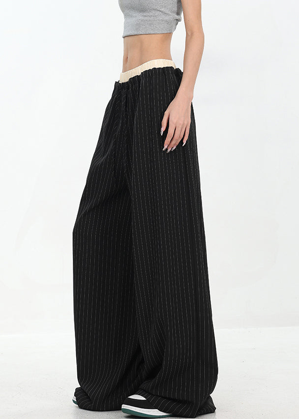 Effortlessly Elegant Pants with a Timeless Design