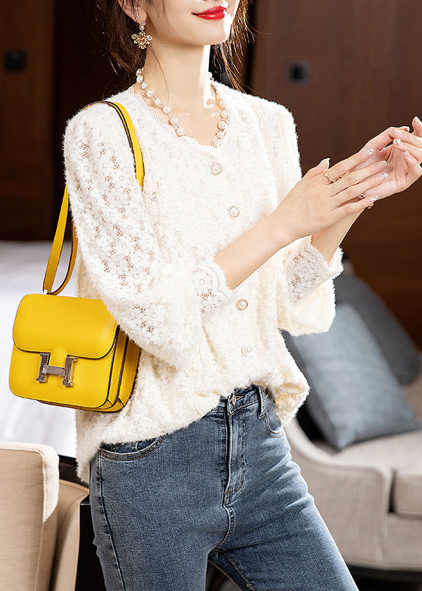 Beautifully Finished Top in a Timeless Design