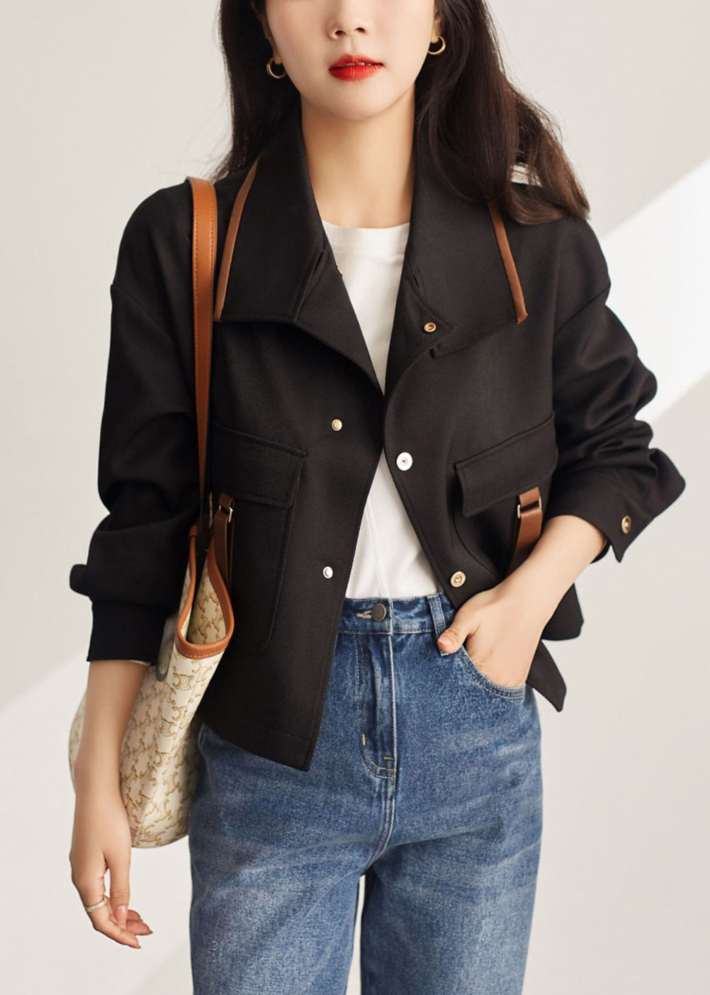 Well Tailored Coat with a Graceful Silhouette
