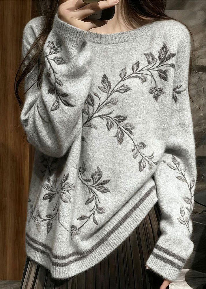 Effortlessly Elegant Sweater with a Timeless Design