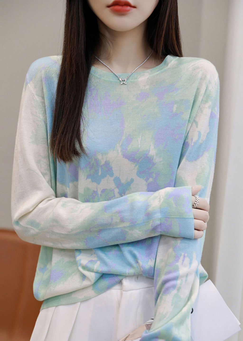Effortlessly Elegant Top with a Timeless Design