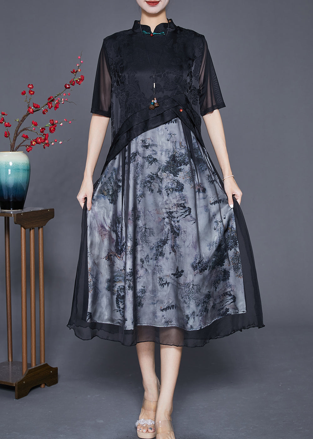 Well Tailored Dress with a Graceful Silhouette