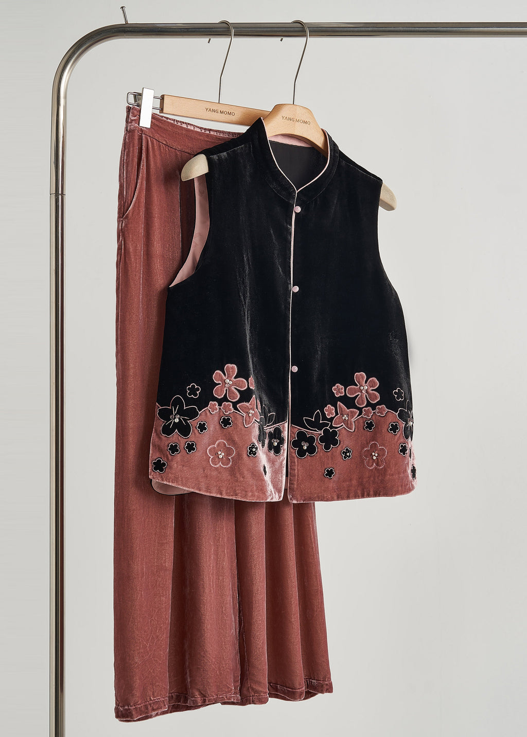 Classic Vintage & Enduringly Stylish Top