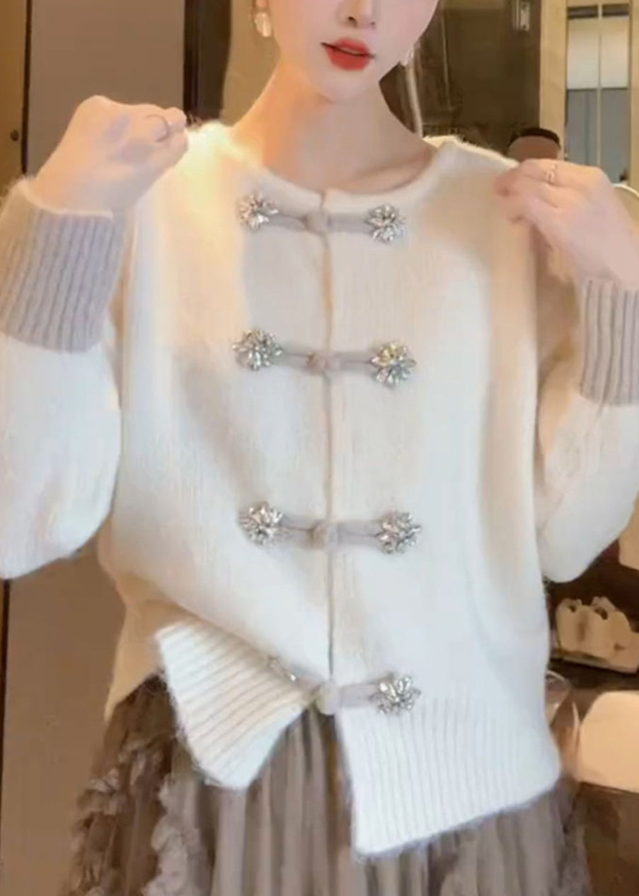 Gracefully Styled Cardigan for Any Occasion