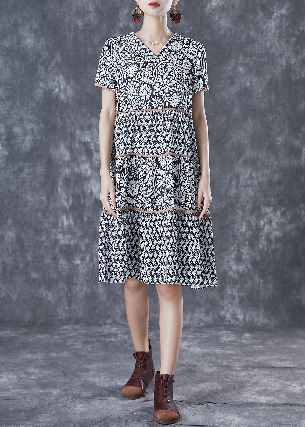 Effortlessly Elegant Dress with a Timeless Design