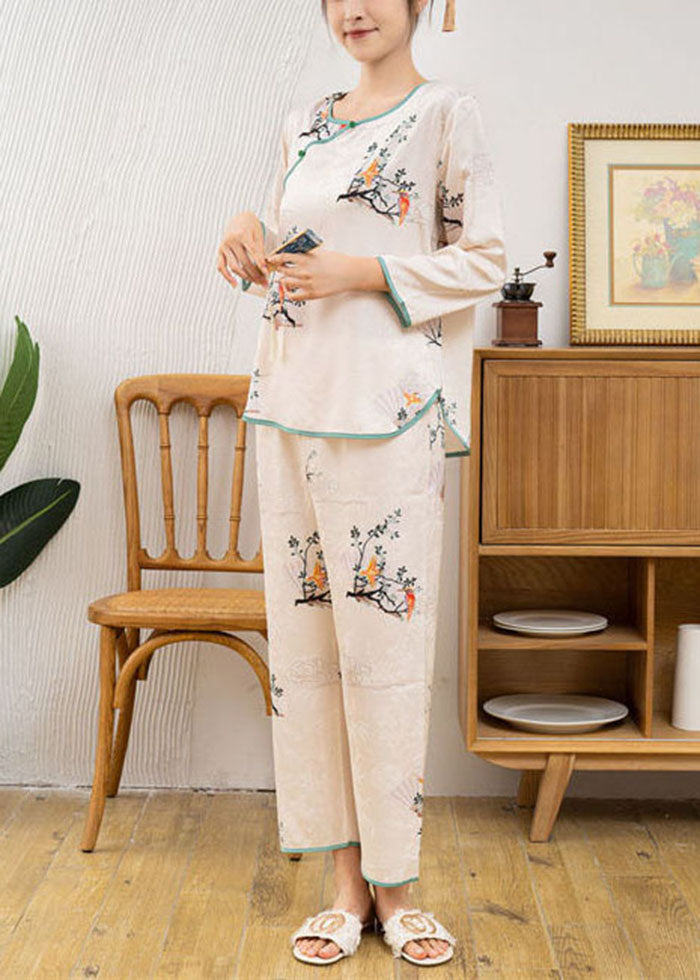 Effortlessly Elegant Garment with a Timeless Design