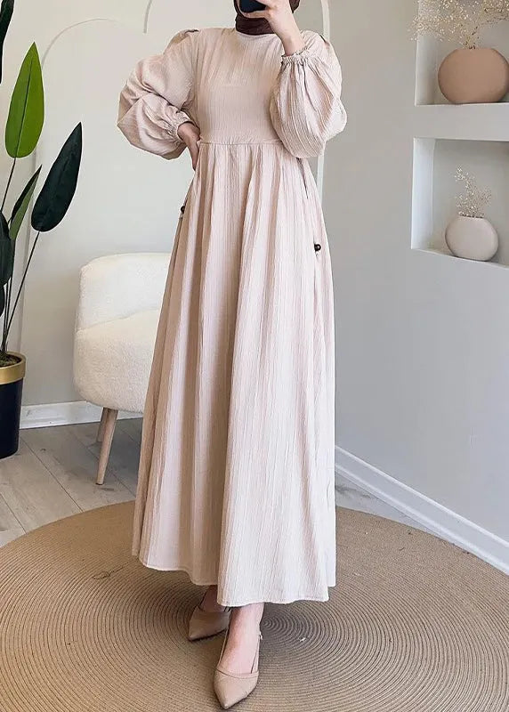 Beautifully Finished Dress in a Timeless Design