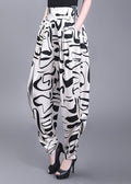 Effortlessly Elegant Pants with a Timeless Design