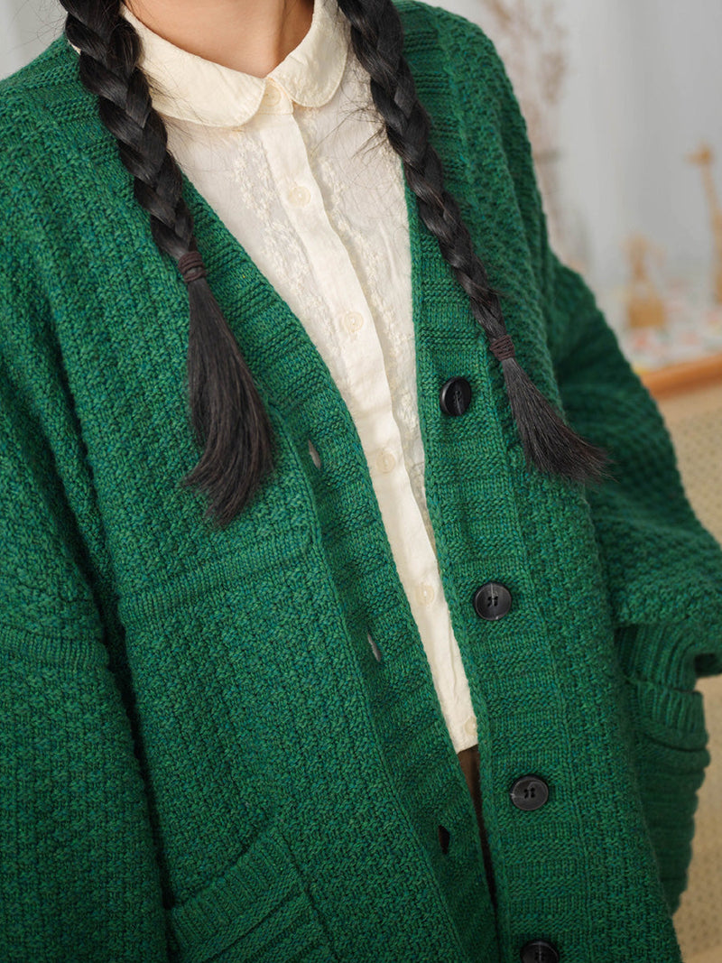 Well Tailored Sweater with a Graceful Silhouette