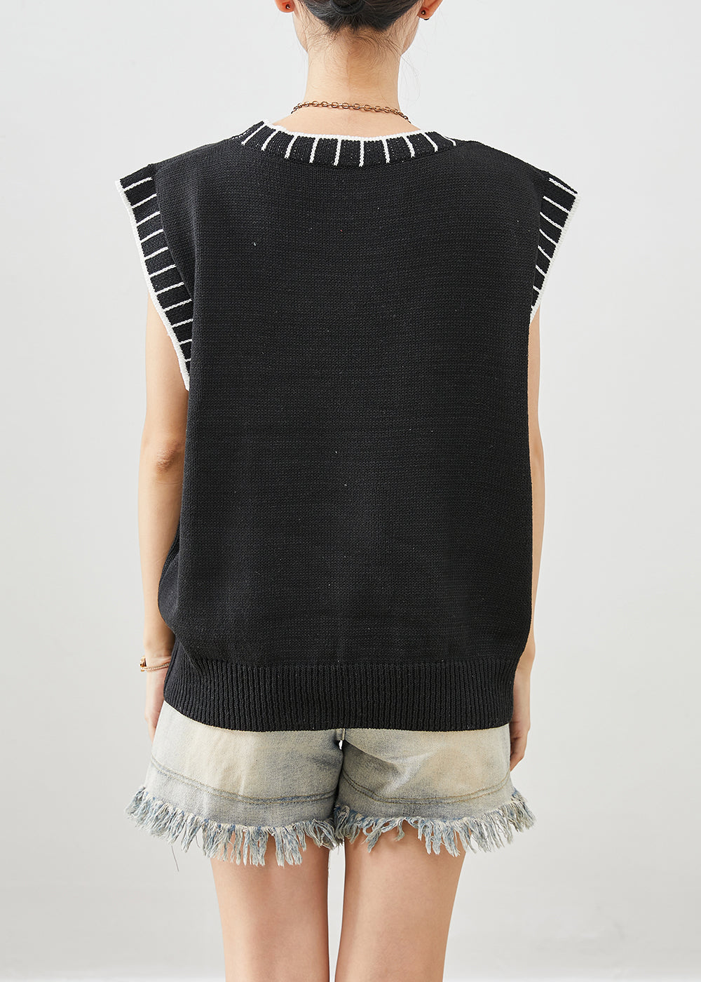 Well Tailored Garment with a Graceful Silhouette