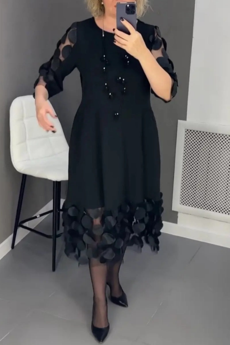 Beautifully Finished Dress in a Timeless Design