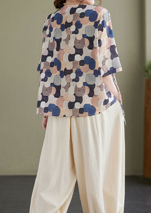 Well Tailored Top with a Graceful Silhouette