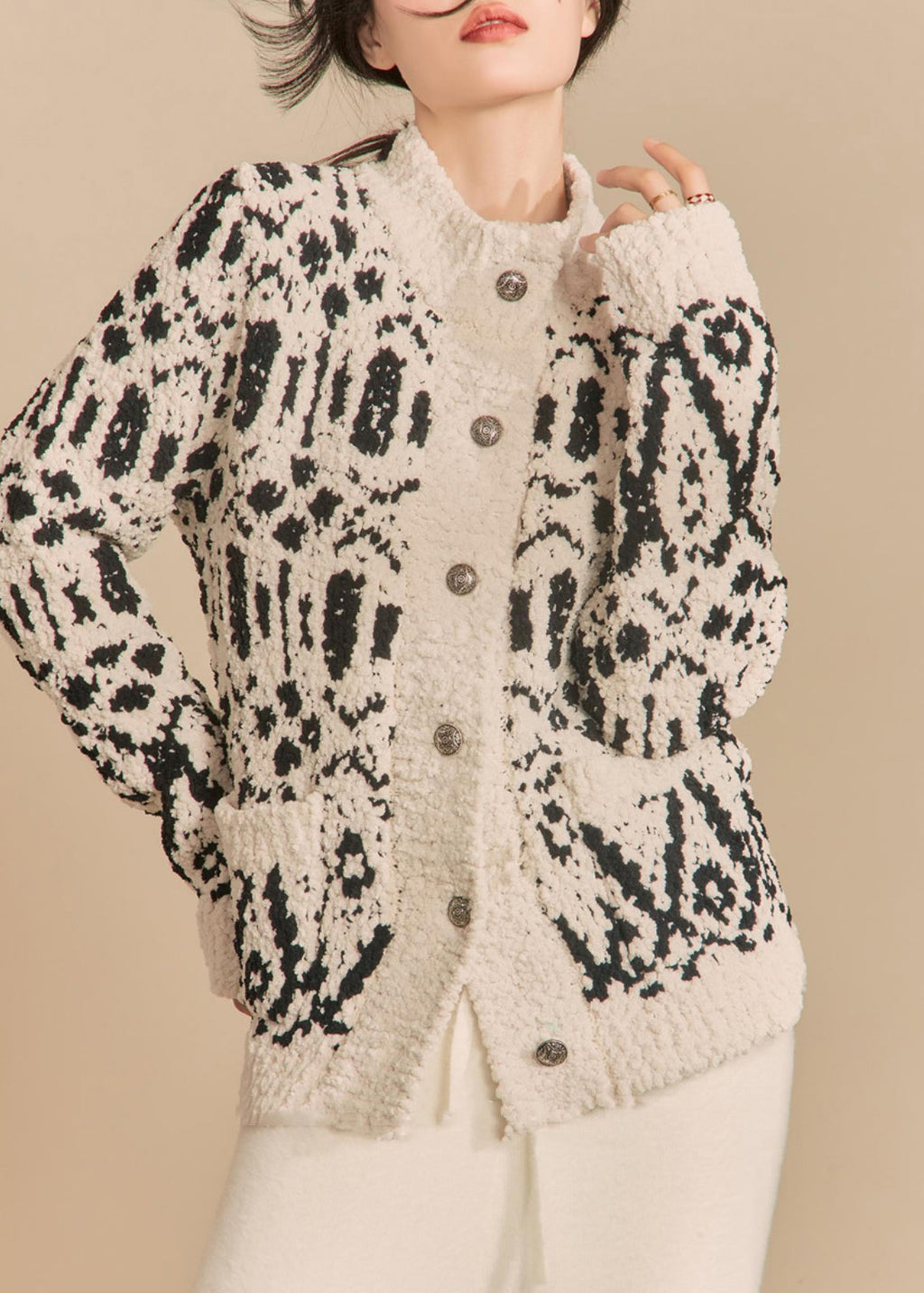 Elegantly Styled Cardigan for Everyday Wear