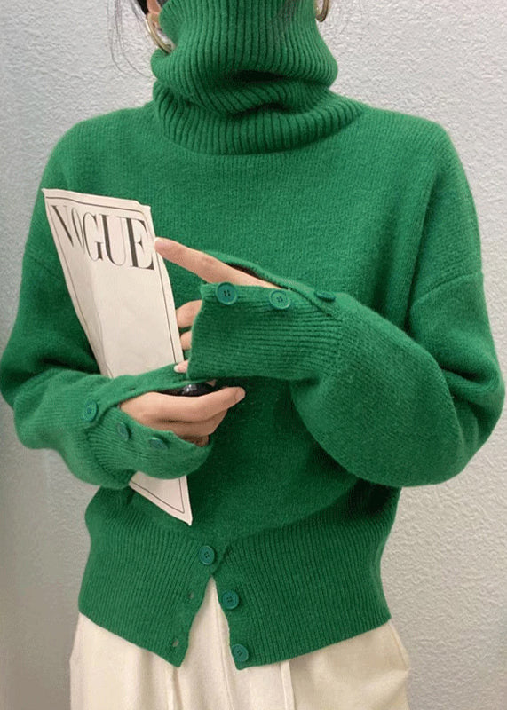 Well Tailored Sweater with a Graceful Silhouette