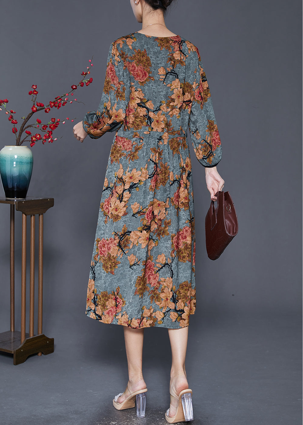 Beautifully Crafted Dress in a Classic Style