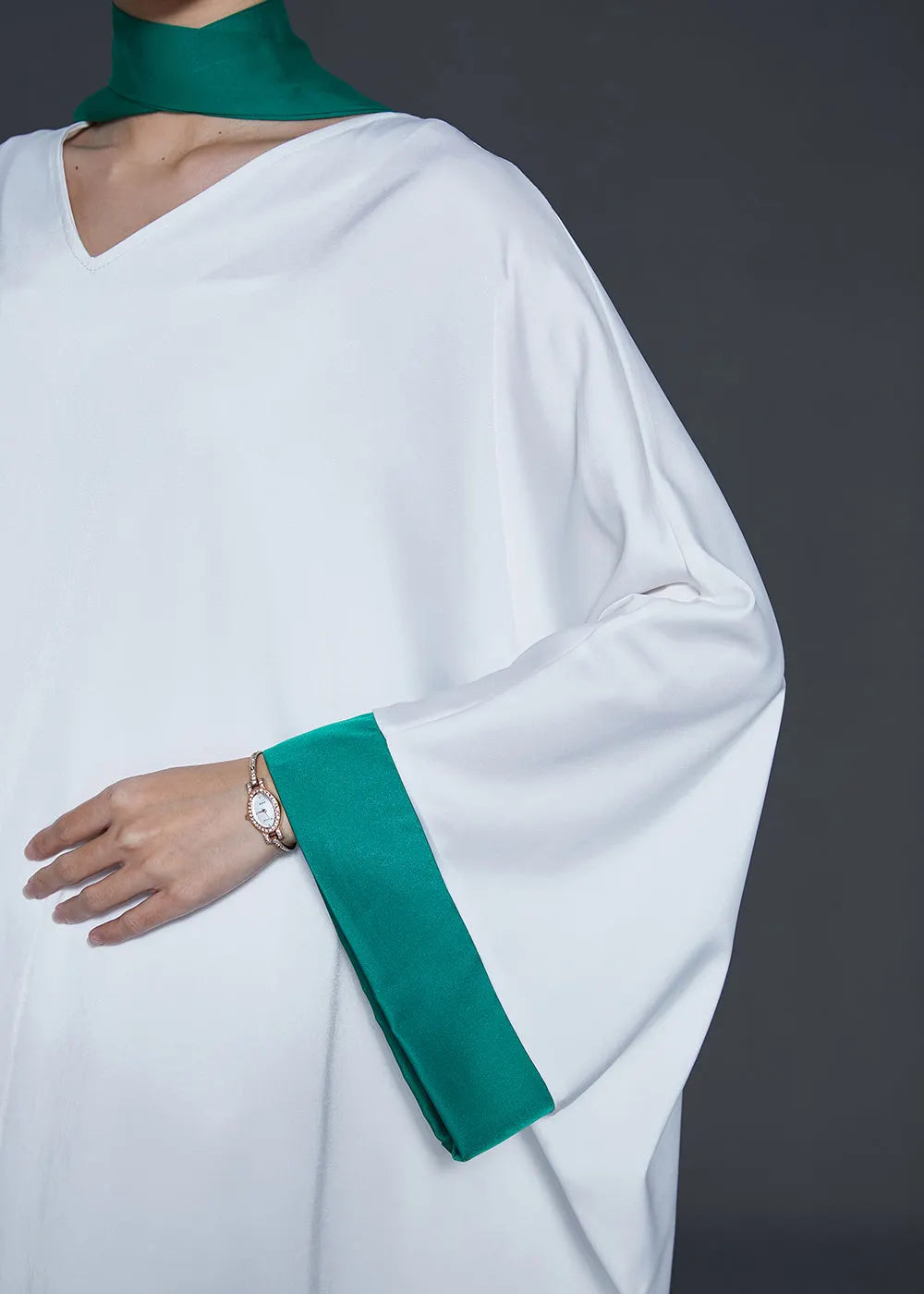 Well Tailored Dress with a Graceful Silhouette