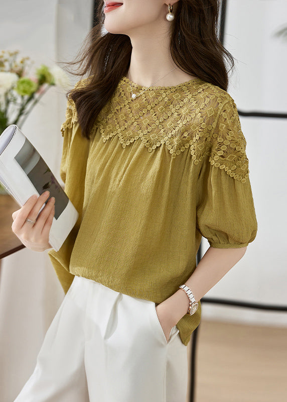 Well Tailored Top with a Graceful Silhouette