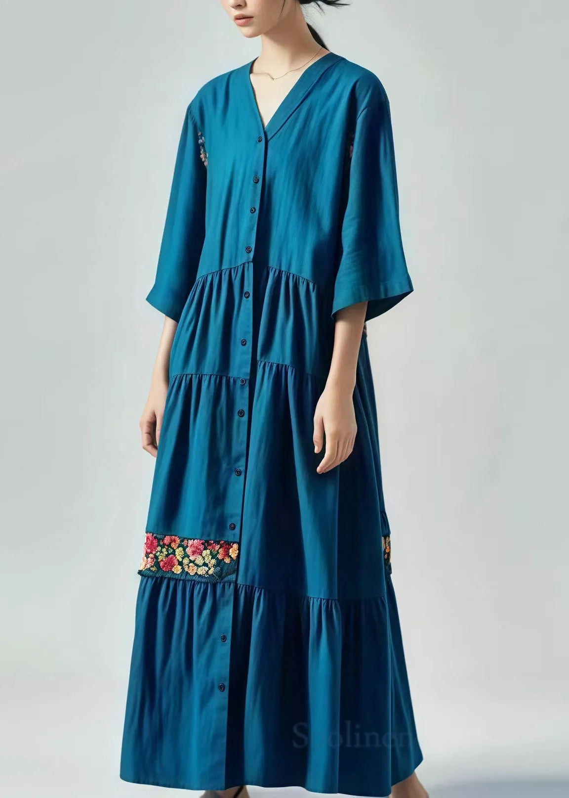 Beautifully Finished Dress in a Timeless Design