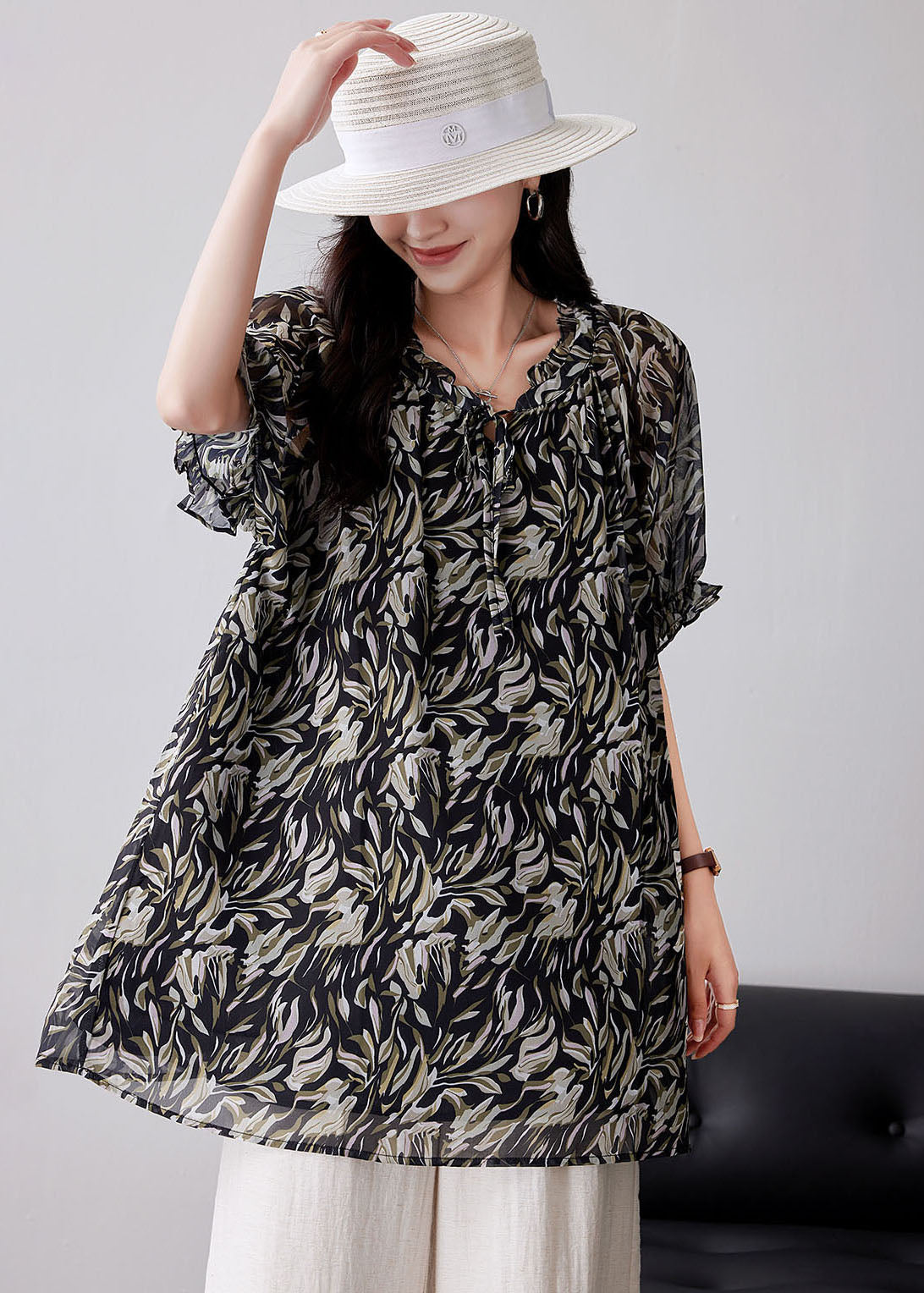 Classic Vintage Shirt with a Flattering Fit