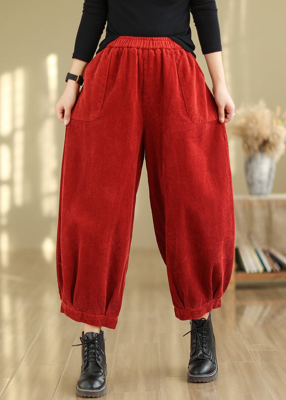 Effortlessly Elegant Pants with a Timeless Design