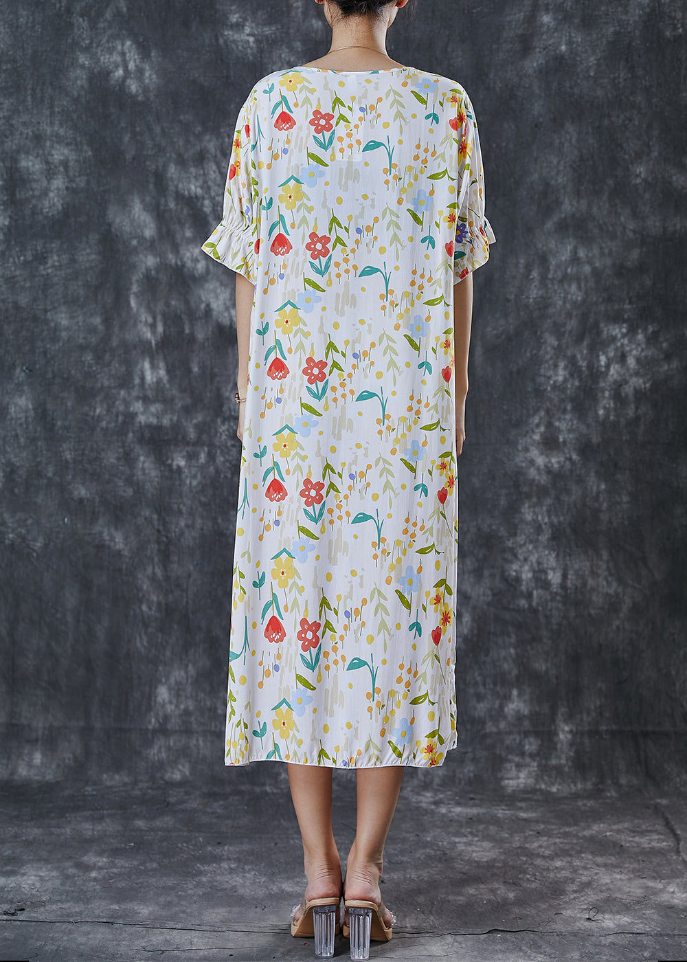 Beautifully Finished Dress in a Timeless Design