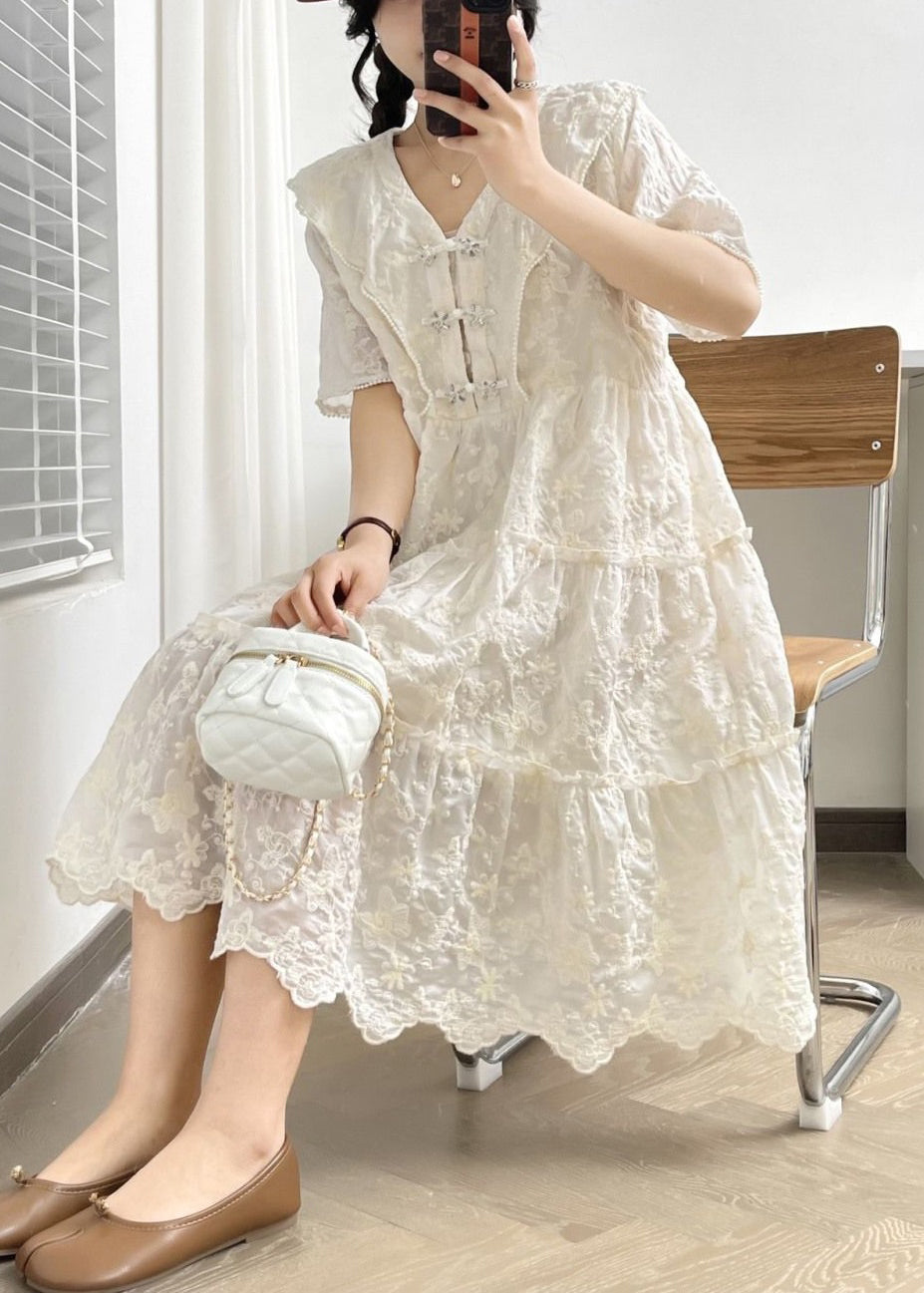 Well Tailored Dress with a Graceful Silhouette