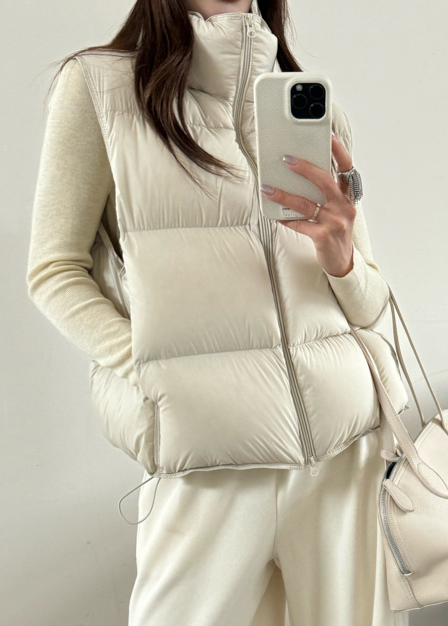 Well Tailored Coat with a Graceful Silhouette