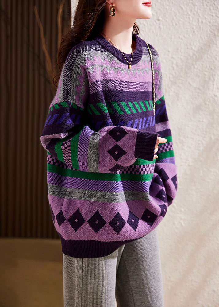 Classic Vintage Sweater with a Flattering Fit