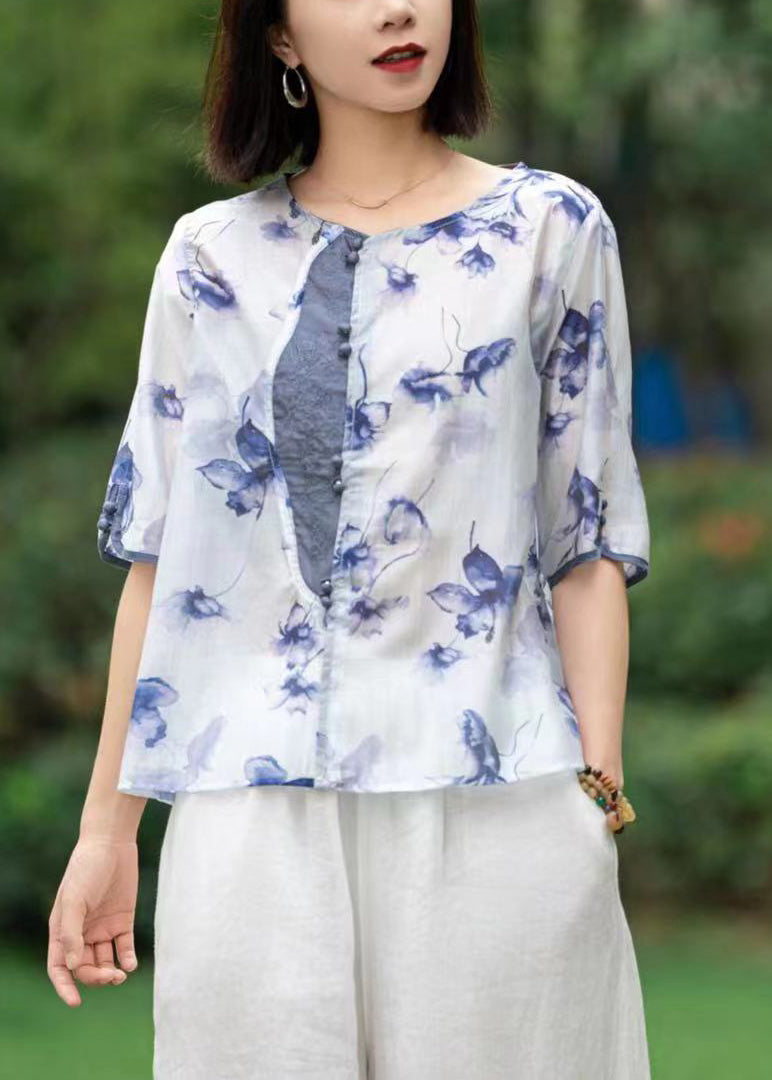 Classic Vintage Shirt with a Flattering Fit