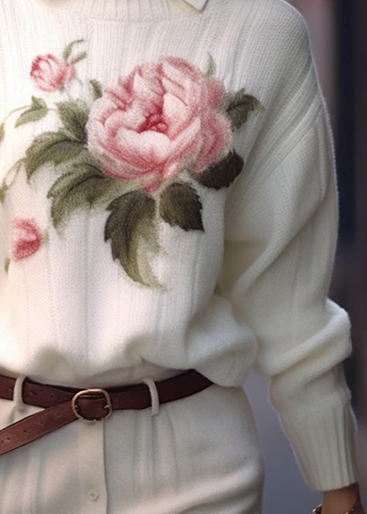 Effortlessly Elegant Sweater with a Timeless Design