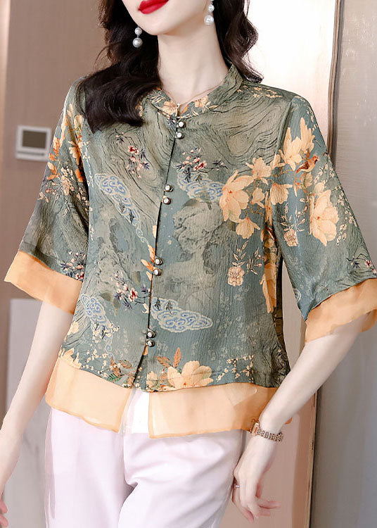 Classic Vintage Top with a Flattering Fit