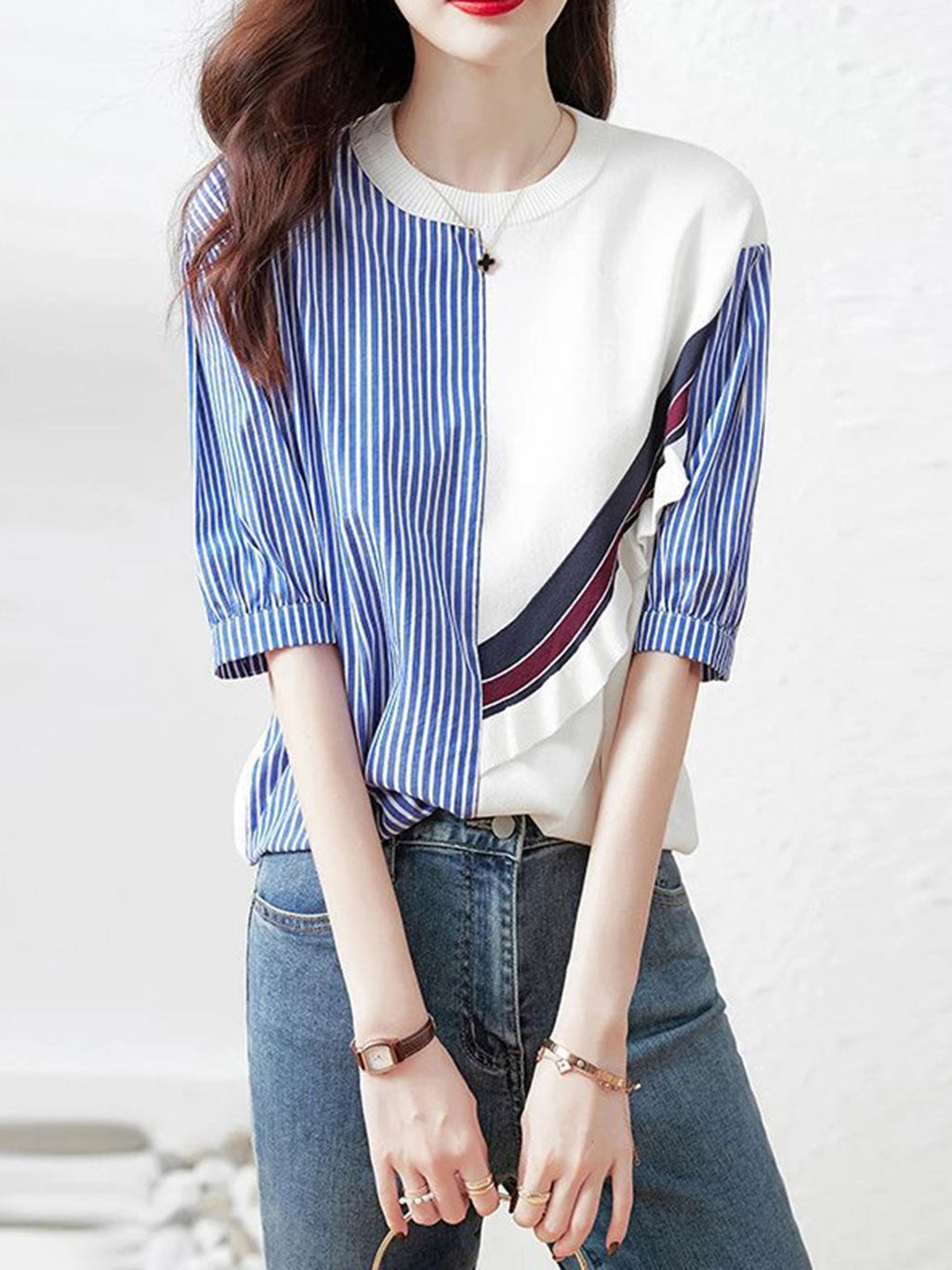 Effortlessly Elegant Sweater with a Timeless Design