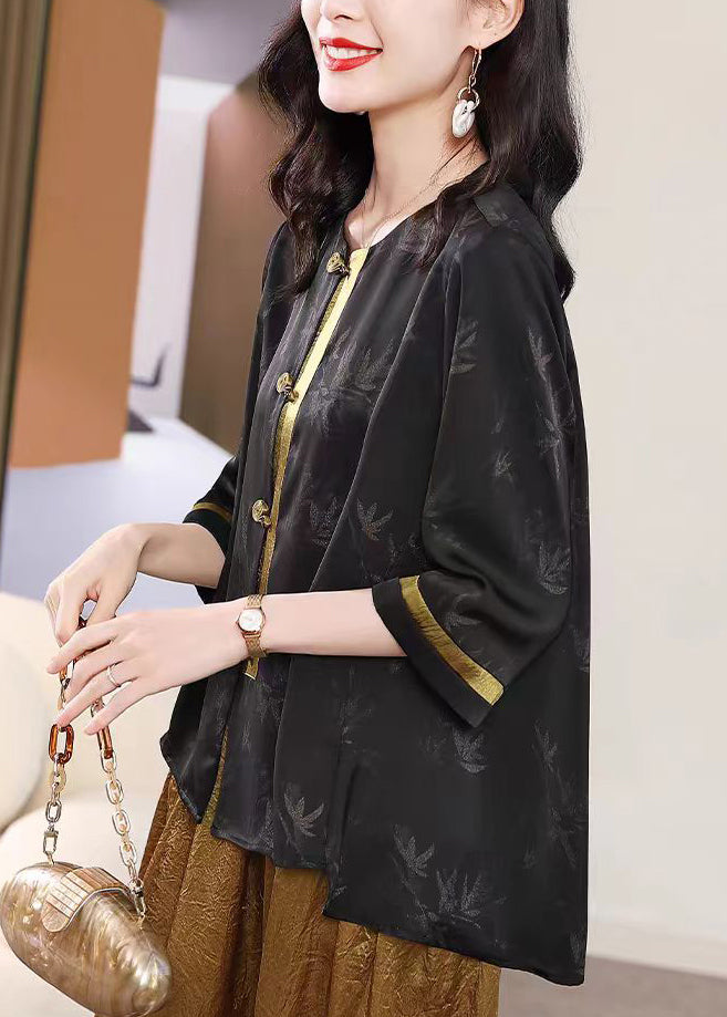 Classic Vintage Shirt with a Flattering Fit