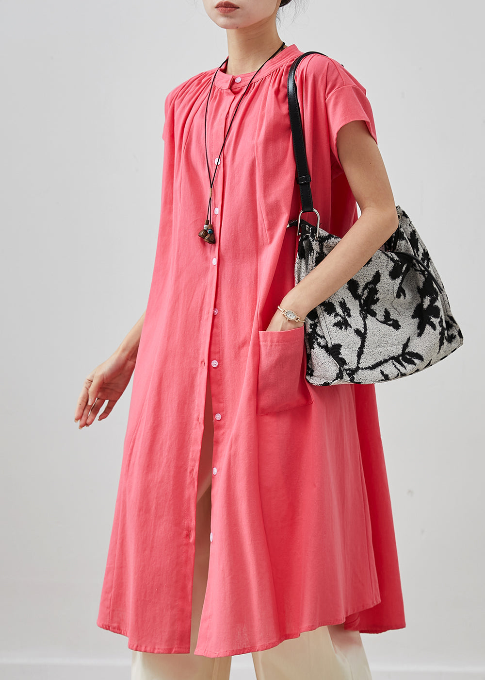 Beautifully Finished Dress in a Timeless Design