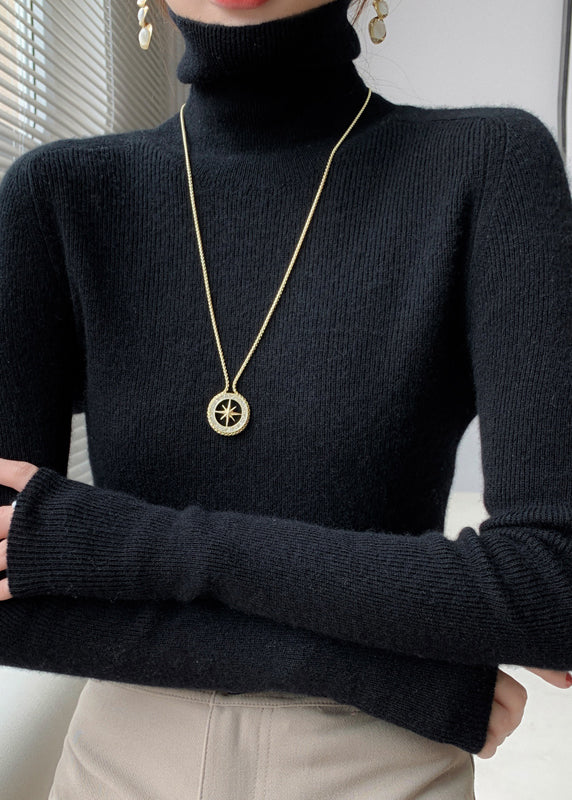 Classic Vintage Sweater with a Flattering Fit