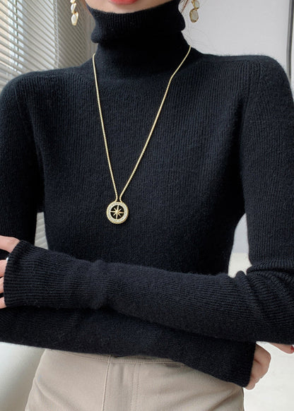 Classic Vintage Sweater with a Flattering Fit