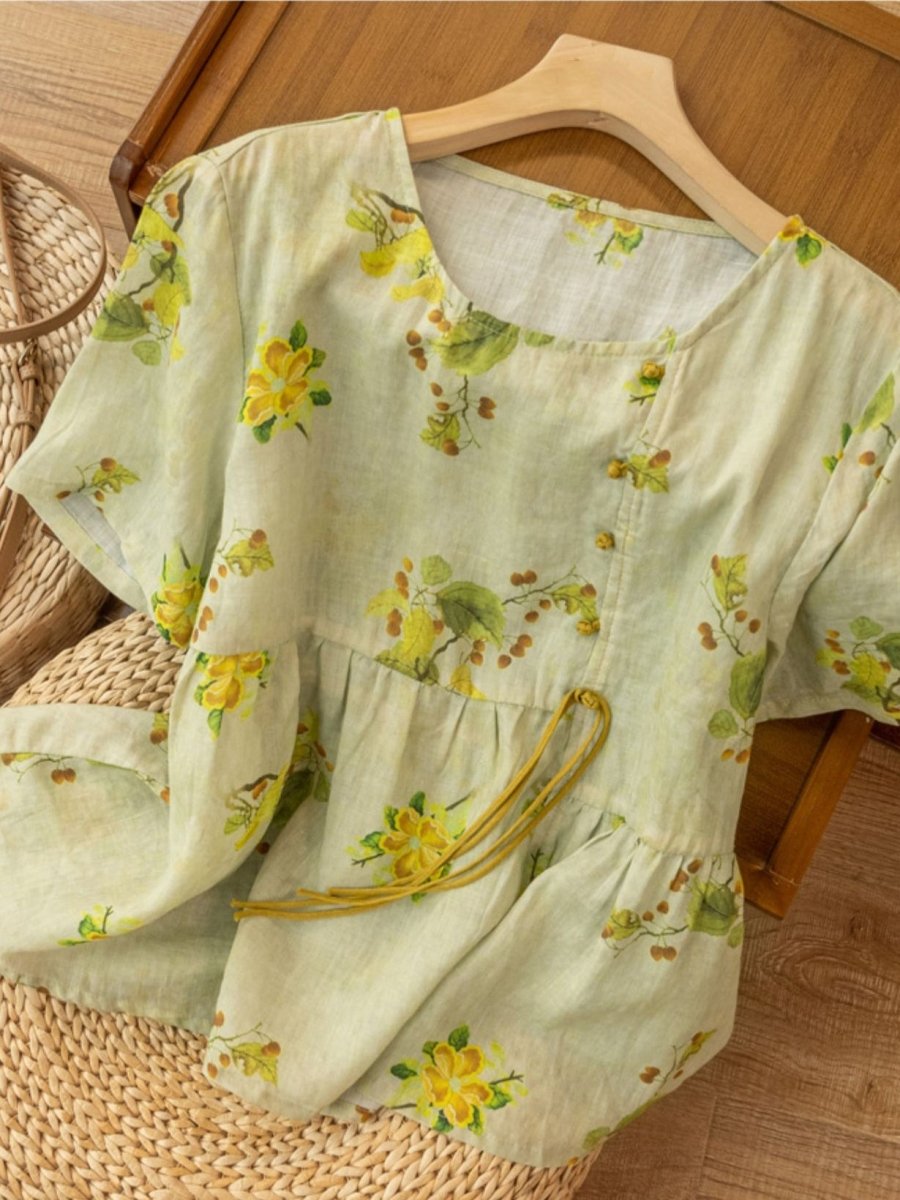 Classic Vintage & Enduringly Stylish Blouse