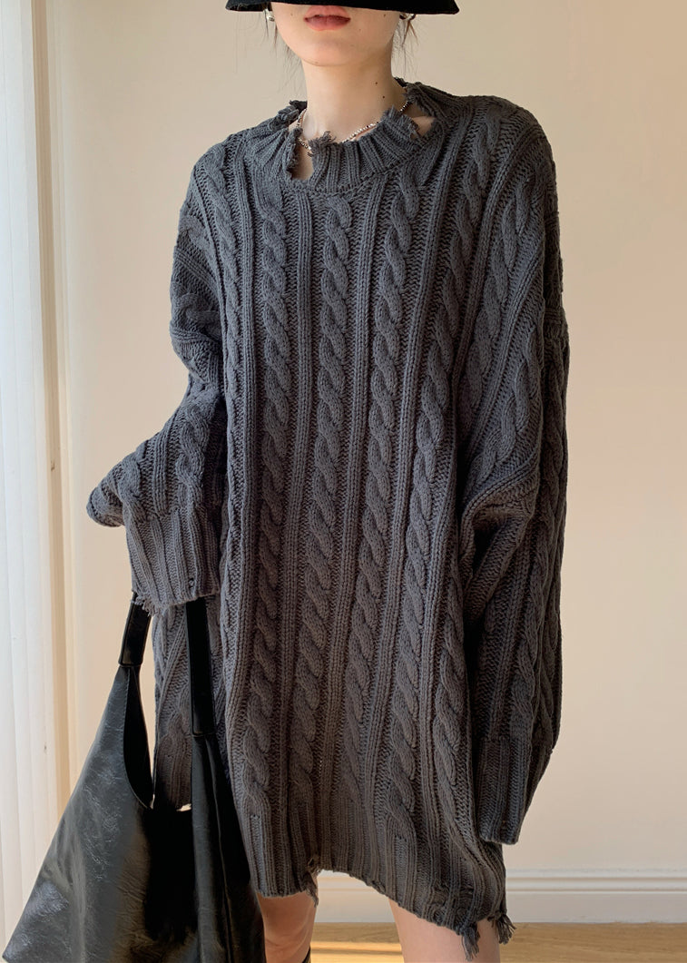 Well Tailored Sweater with a Graceful Silhouette