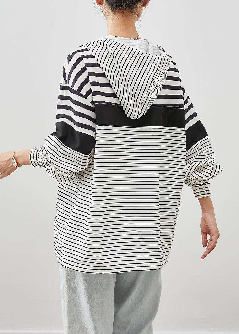 Classic Vintage Pullover with a Flattering Fit