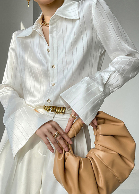 Classic Vintage Shirt with a Flattering Fit