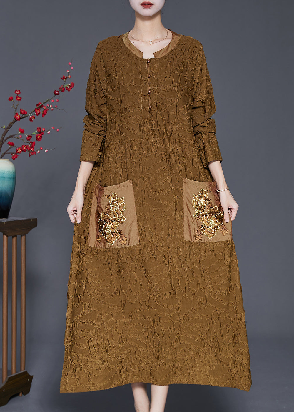 Gracefully Styled Dress for Any Occasion