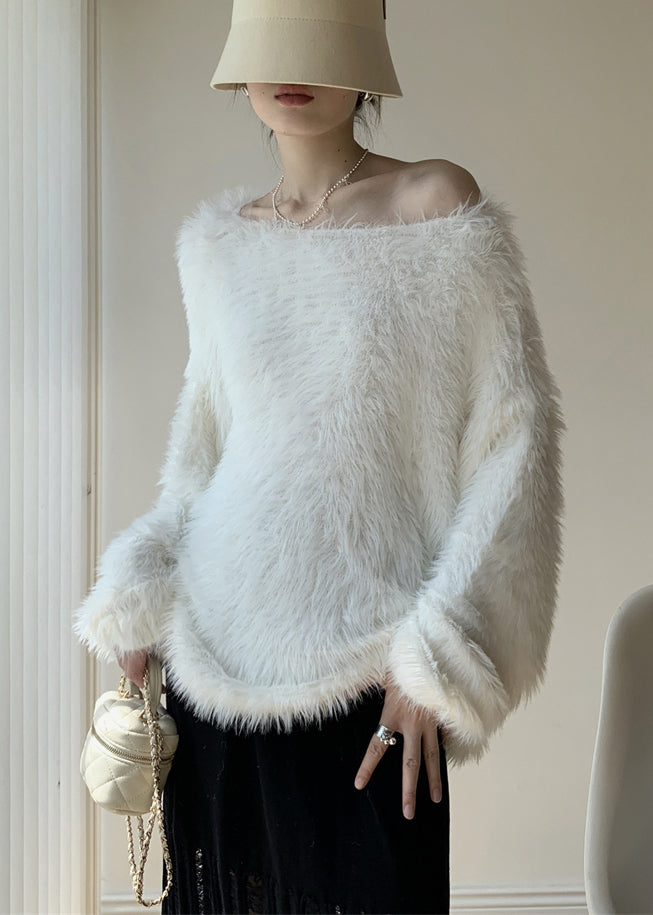 Well Tailored Sweater with a Graceful Silhouette