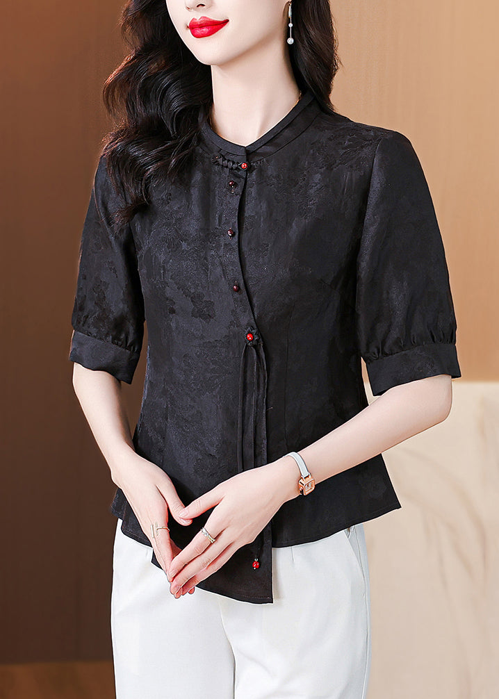 Classic Vintage Shirt with a Flattering Fit