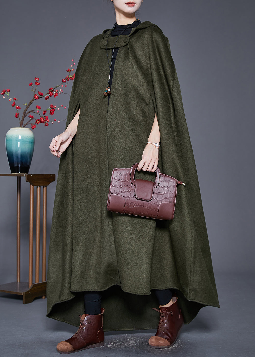 Effortlessly Elegant Coat with a Timeless Design