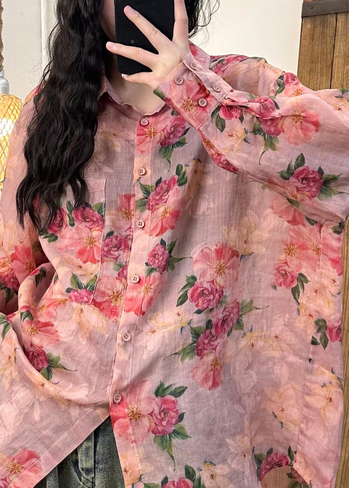 Effortlessly Elegant Shirt with a Timeless Design