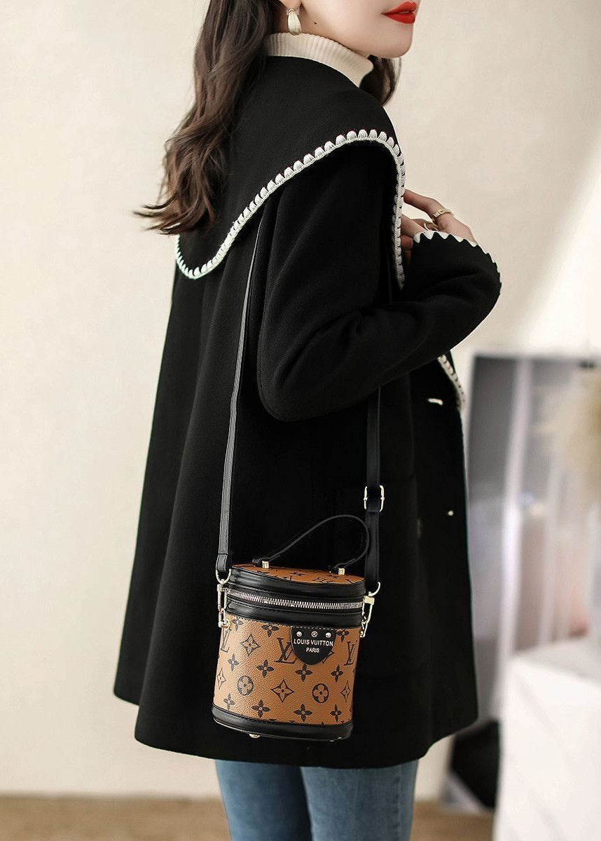 Effortlessly Elegant Coat with a Timeless Design
