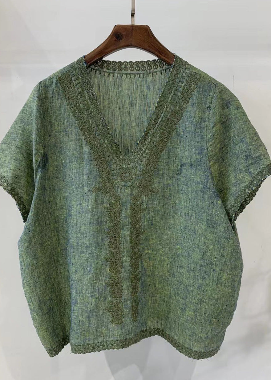 Classic Vintage Shirt with a Flattering Fit