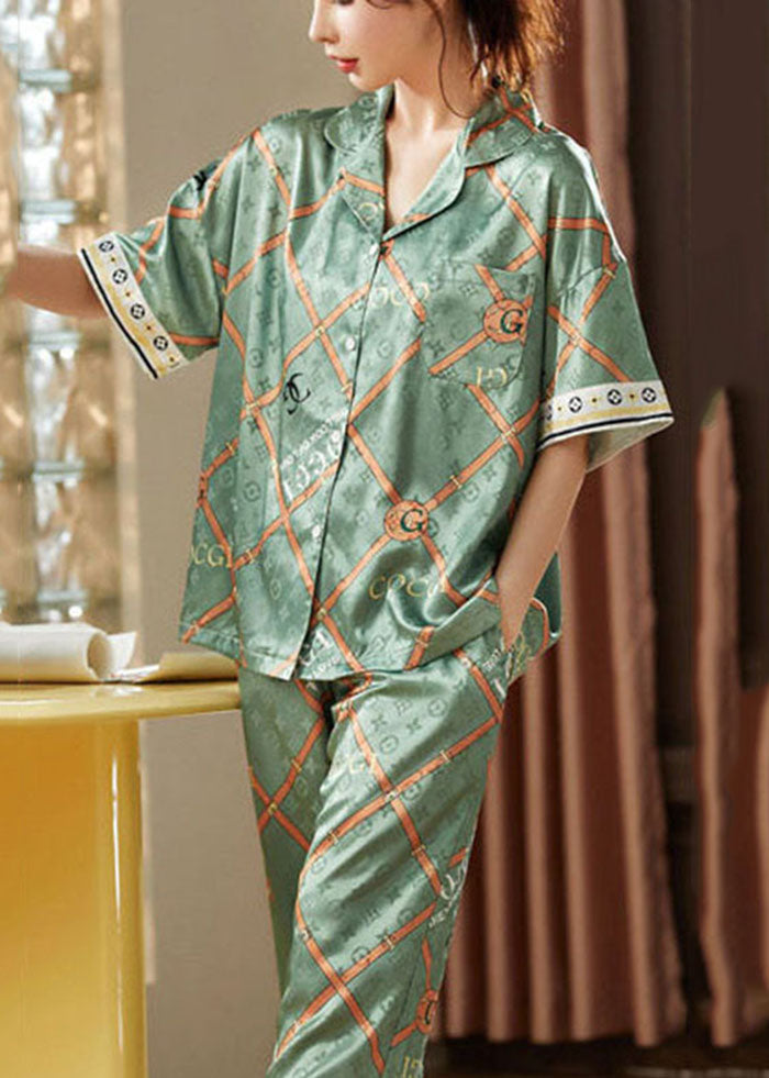 Casually Elegant Garment with a Refined Edge