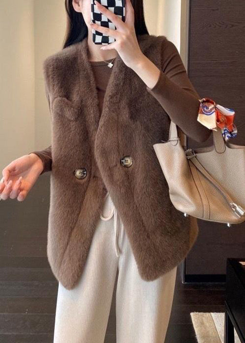 Classic Vintage Coat with a Flattering Fit