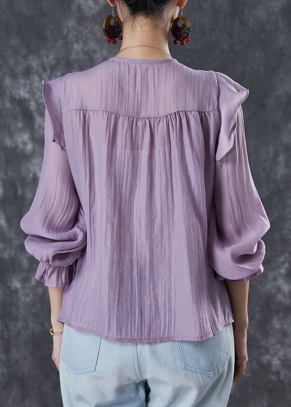 Well Tailored Top with a Graceful Silhouette